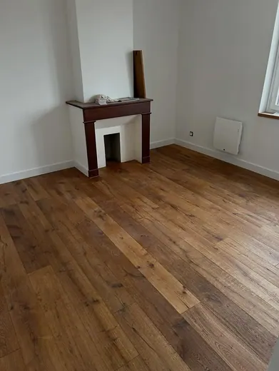 Parquet contrecollé chêne vieilli en pose collée — photo 6
